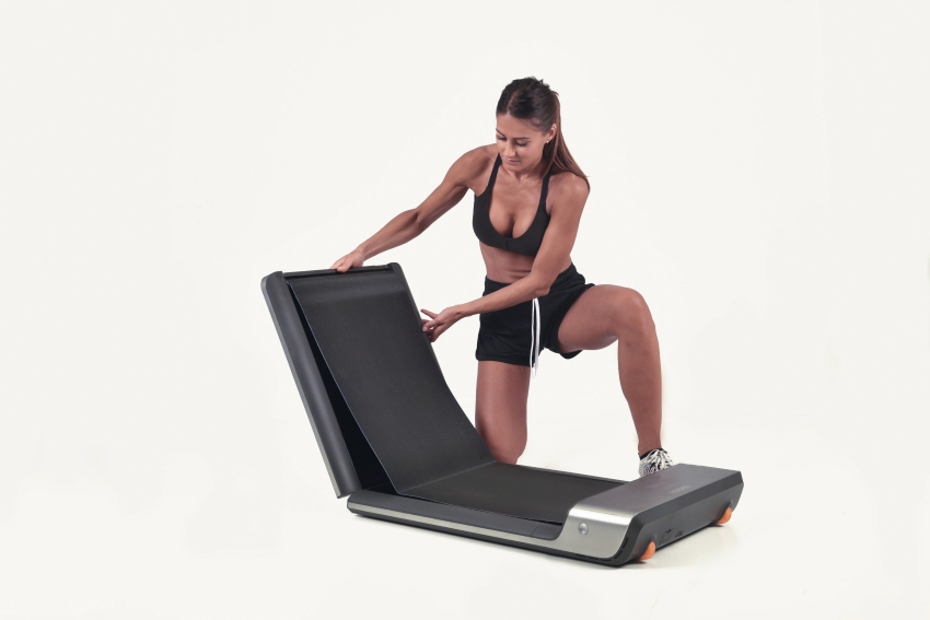 COSTWAY Tapis Roulant Elettrico Senza Manubrio, Tapis Roulant Sotto Scrivania Con Portata Di 120 Kg, Telecomando E Display LED, Tapis Roulant Per Camminare E Correre Da Casa E Ufficio (Grigio) : Amazon.it